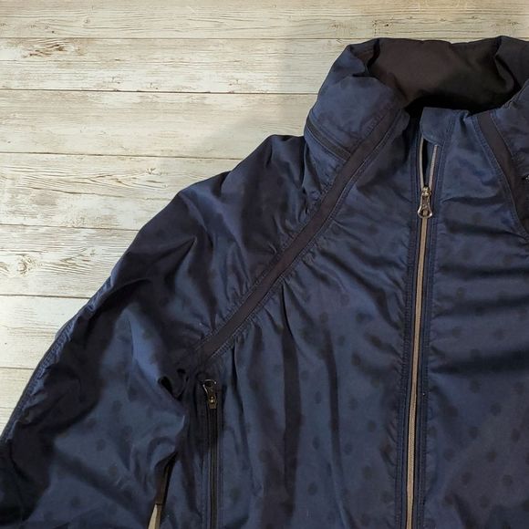 Lululemon Gather and Sprint Jacket Blue Black Polka Dot Size 6 - Picture 3 of 10